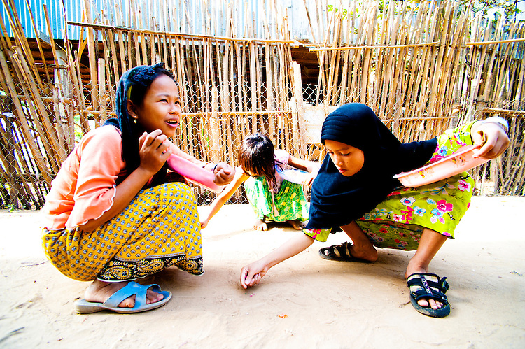 Images Of Children Playing Games